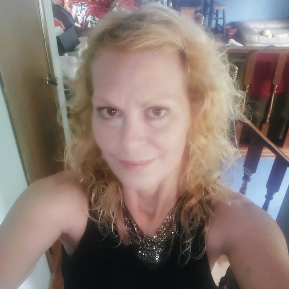 Meet your Posher, Heather - Picture 1 of 1